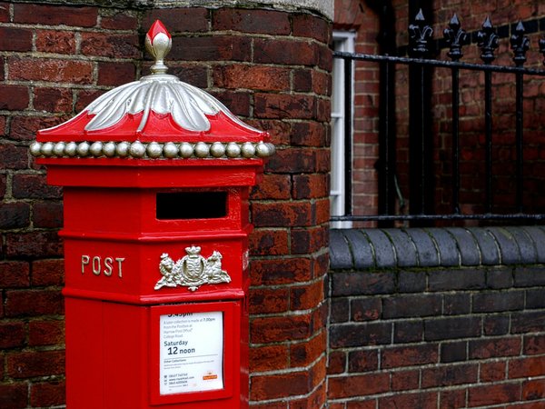 How Can AI Improve the Efficiency of UK's Postal Delivery Services?
